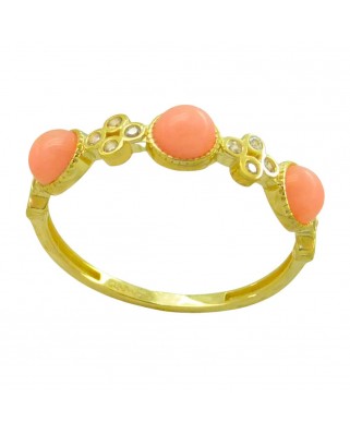 SORTIJA CON CIRCONITAS Y TRES CABUCHONES ROSAS.